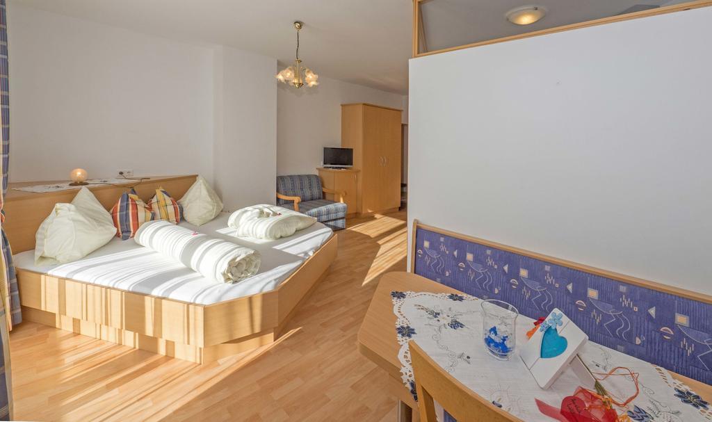 Haus Schluder - Familie Stanitzer Hotell Weissensee Rum bild